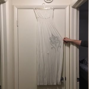 White maxi dress